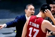 九游官网-拿600万，打鱼腩正负值0+被杨文学单吃2次，球迷：原地退役吧